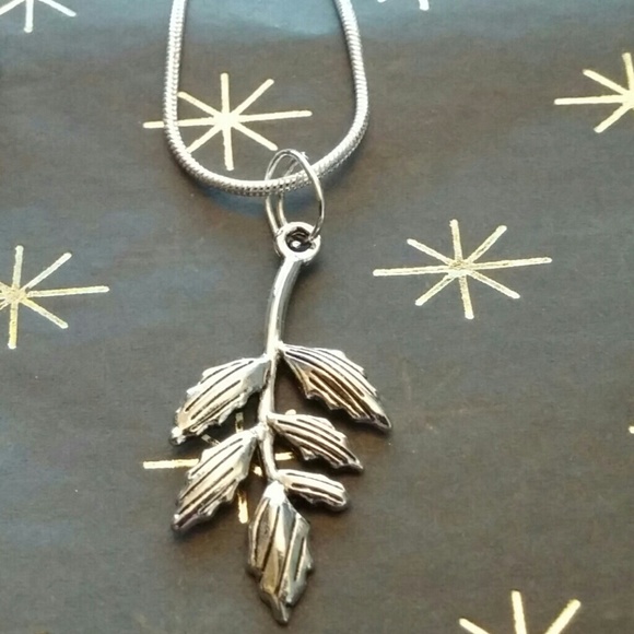 Jewelry - Leaf & Branch Necklace